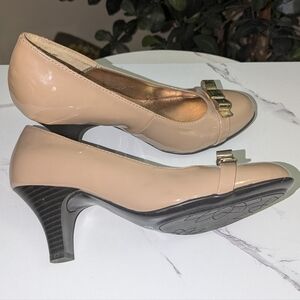 SoleSenseAbility Elegant Tan Heels with Bow Accent